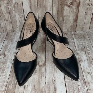 Life Stride Black Pumps